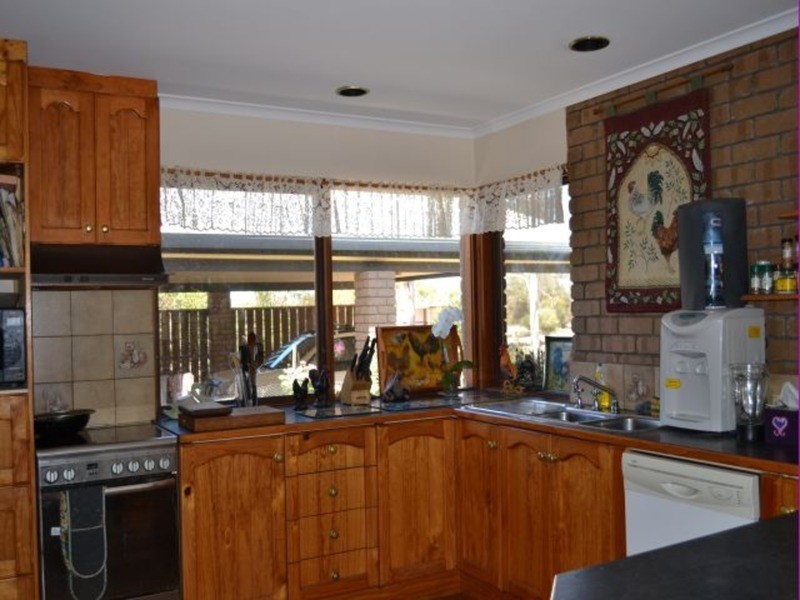 32 Sir John Cowan Avenue, Murray Bridge SA 5253