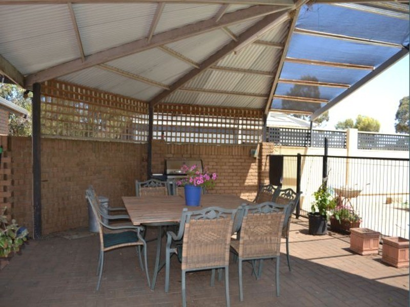 32 Sir John Cowan Avenue, Murray Bridge SA 5253