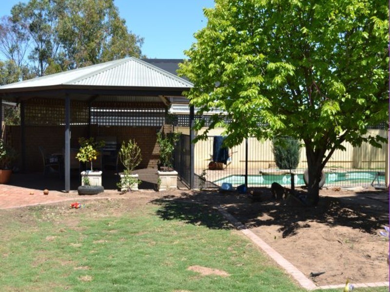 32 Sir John Cowan Avenue, Murray Bridge SA 5253