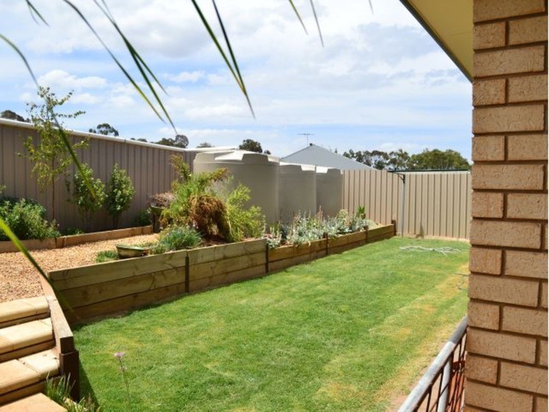 25 Willowbark Crescent, Murray Bridge SA 5253