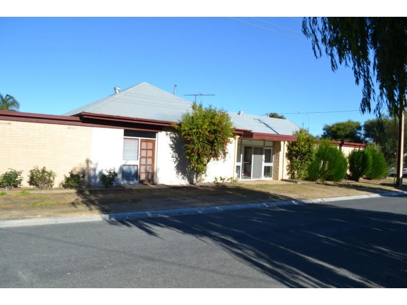 87 Princes Highway, Murray Bridge SA 5253