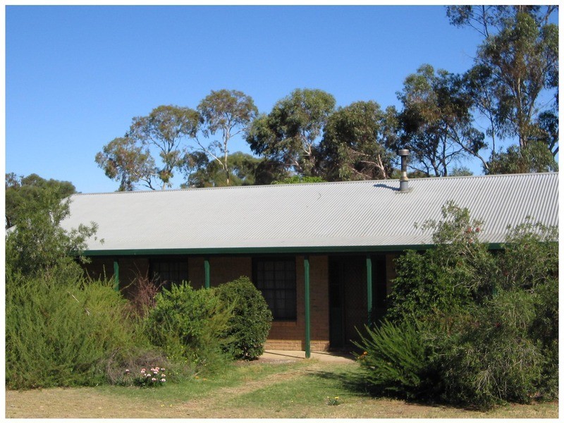 24 Raymond Road, Murray Bridge East SA 5253