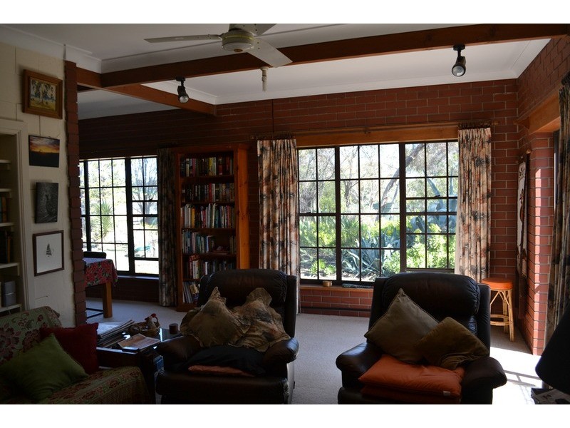 10 Warrigal Avenue, Murray Bridge East SA 5253