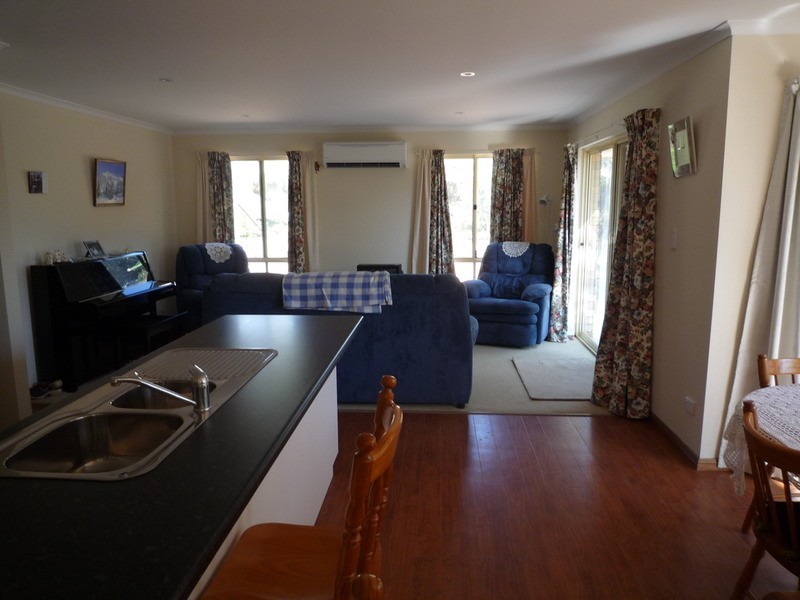 77 Tooma Drive, Murray Bridge SA 5253