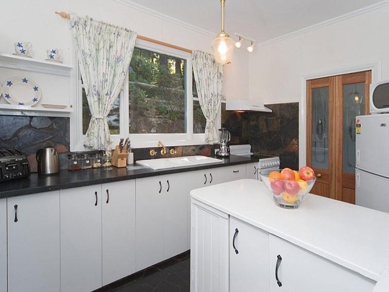 14 Backhouse Avenue, Crafers SA 5152