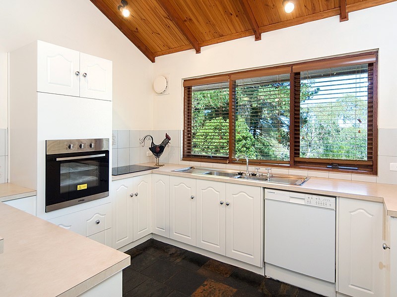 17 Leamington Street, Aldgate SA 5154