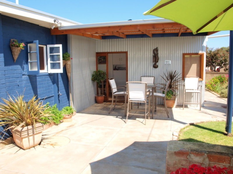 2 Young Street, Port Elliot SA 5212