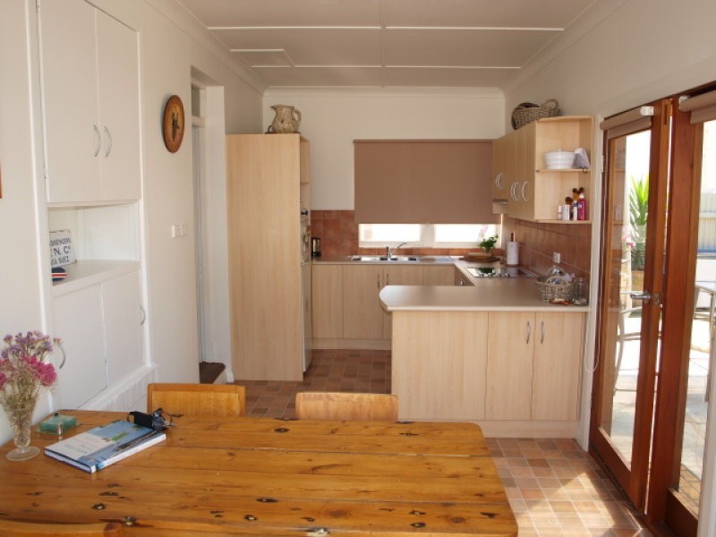 2 Young Street, Port Elliot SA 5212