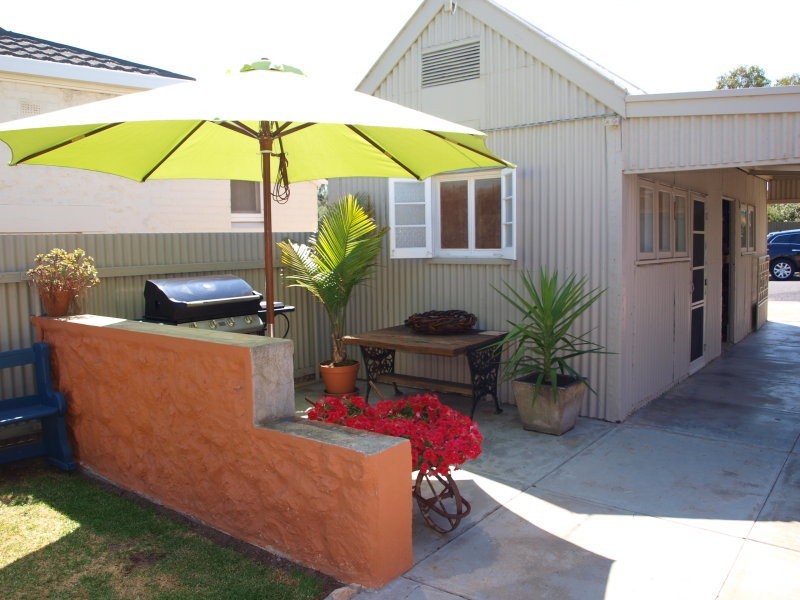 2 Young Street, Port Elliot SA 5212