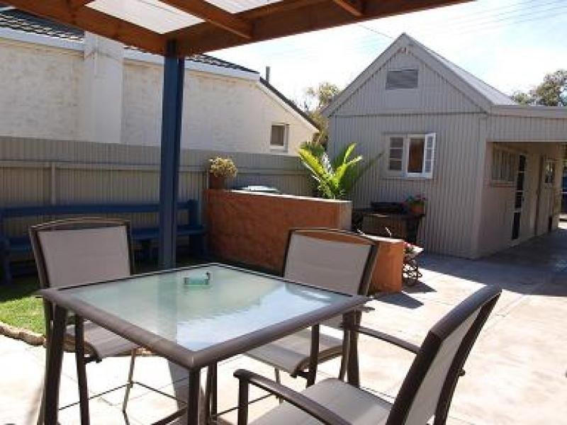 2 Young Street, Port Elliot SA 5212