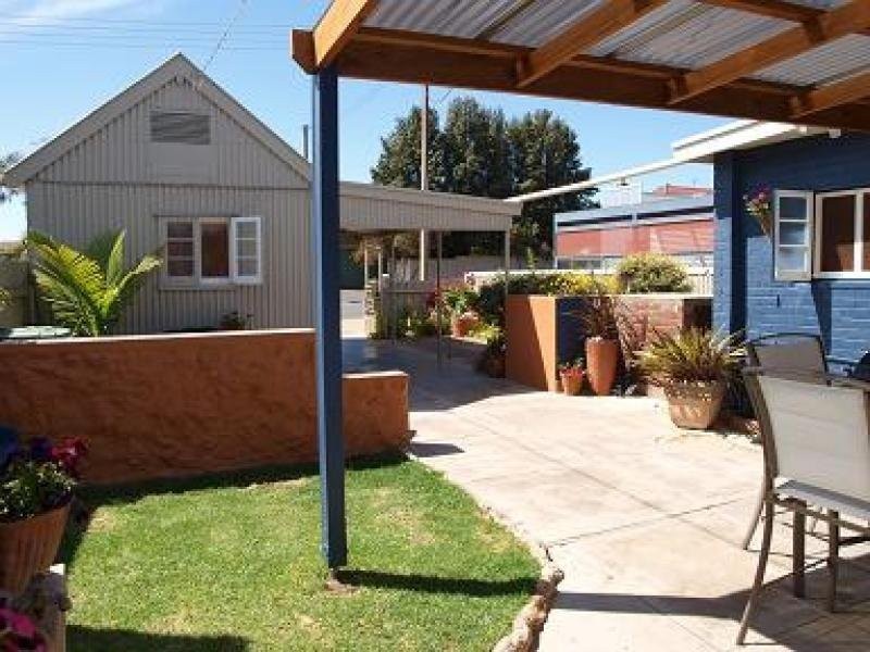 2 Young Street, Port Elliot SA 5212