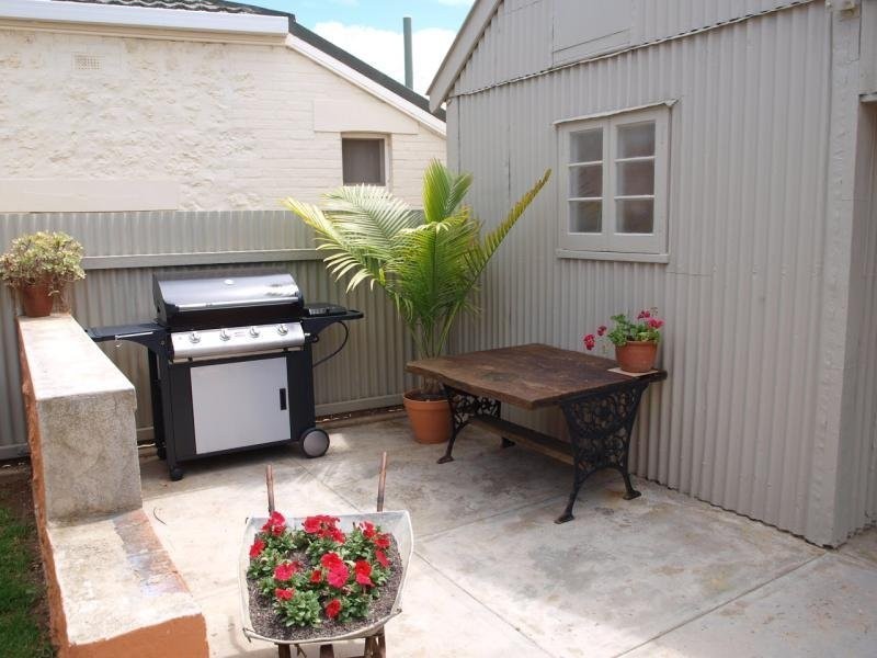 2 Young Street, Port Elliot SA 5212