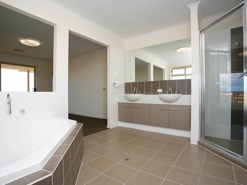 25 Blanche Parade, Hindmarsh Island SA 5214