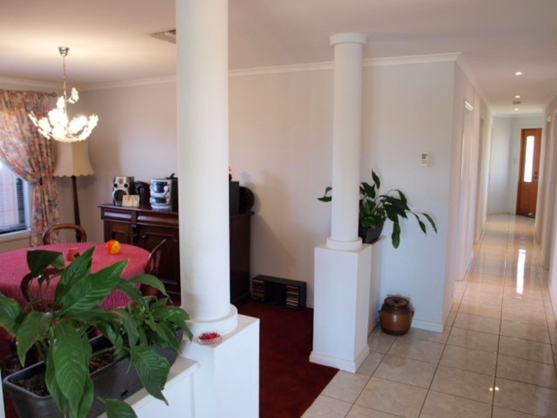 56 Britannia Parade, Hindmarsh Island SA 5214