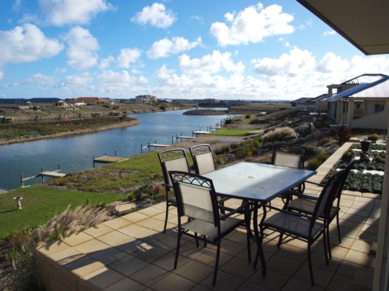 85 Blanche Parade, Hindmarsh Island SA 5214