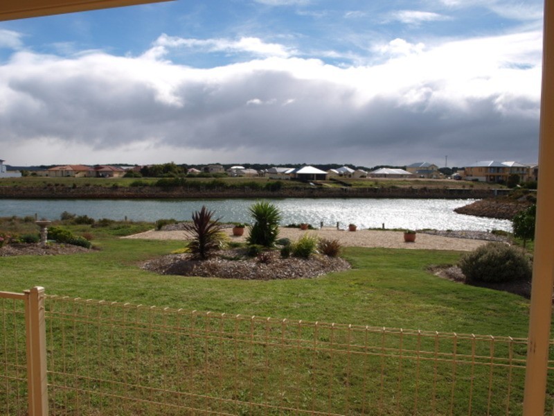 22 Prince Alfred Parade, Hindmarsh Island SA 5214