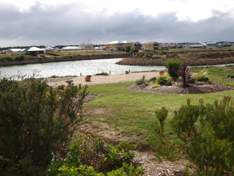 22 Prince Alfred Parade, Hindmarsh Island SA 5214