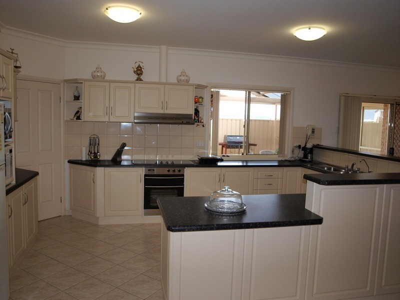 22 Prince Alfred Parade, Hindmarsh Island SA 5214