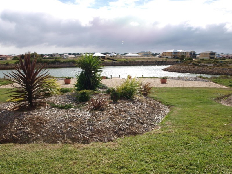 22 Prince Alfred Parade, Hindmarsh Island SA 5214