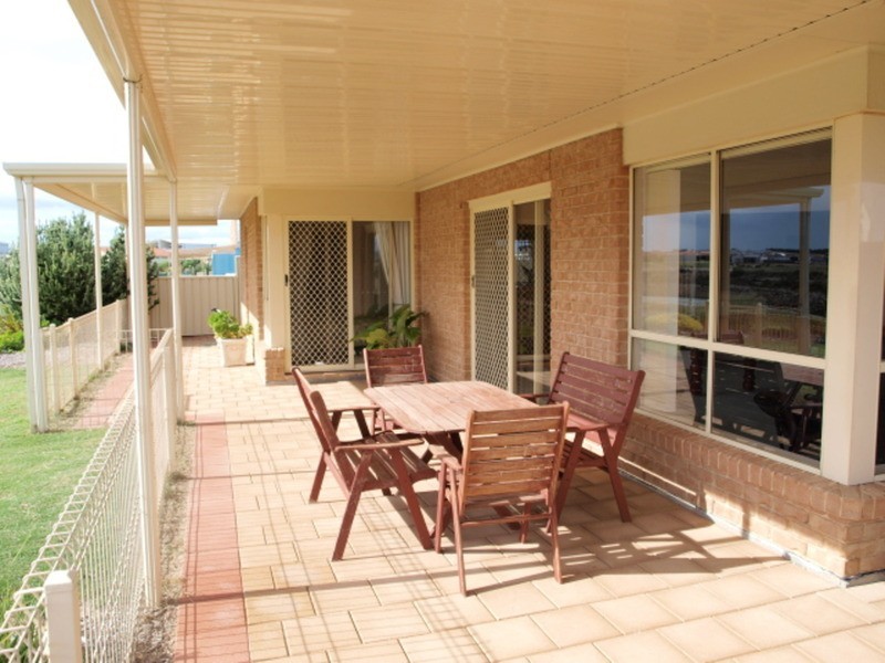 22 Prince Alfred Parade, Hindmarsh Island SA 5214