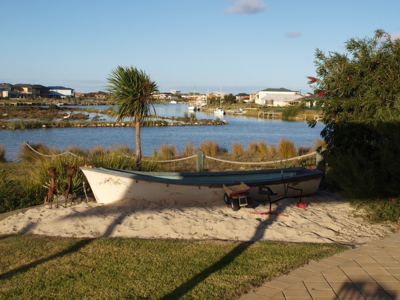 8 Arcadia Avenue, Hindmarsh Island SA 5214