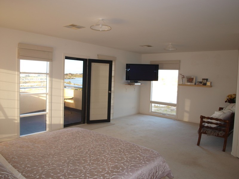 8 Arcadia Avenue, Hindmarsh Island SA 5214