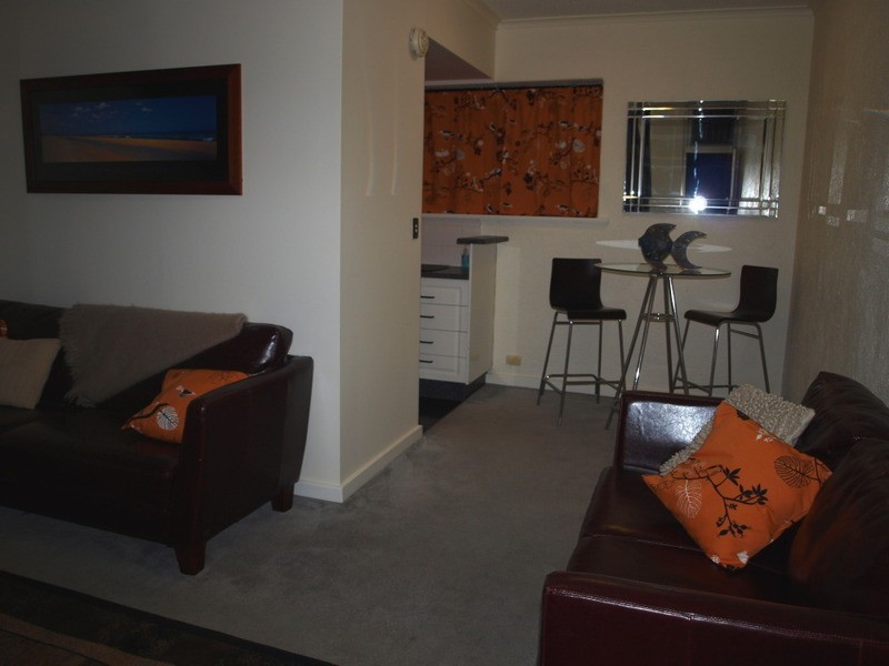 8/23 Moseley Street, Glenelg SA 5045