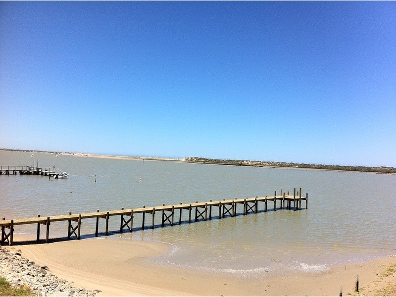 25  Goolwa Channel Drive, Hindmarsh Island SA 5214