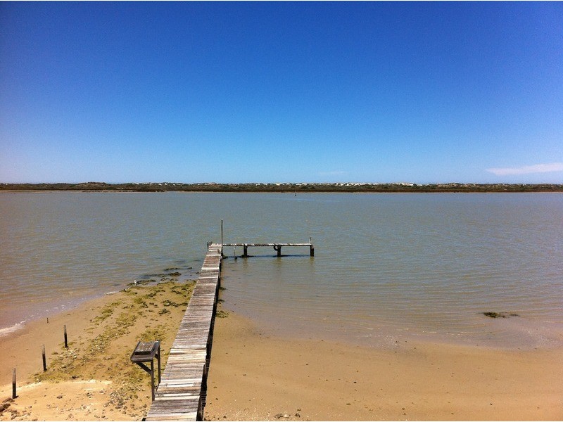 25  Goolwa Channel Drive, Hindmarsh Island SA 5214