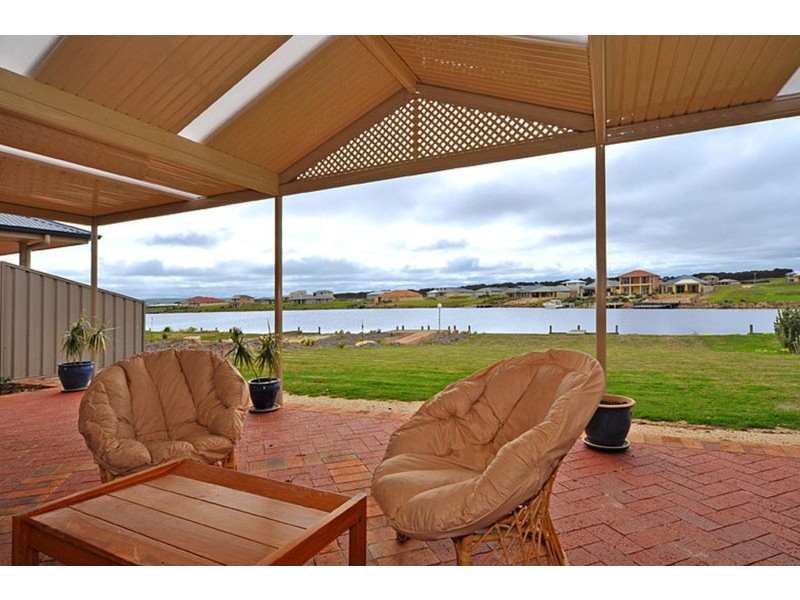 36 Wentworth Parade, Hindmarsh Island SA 5214