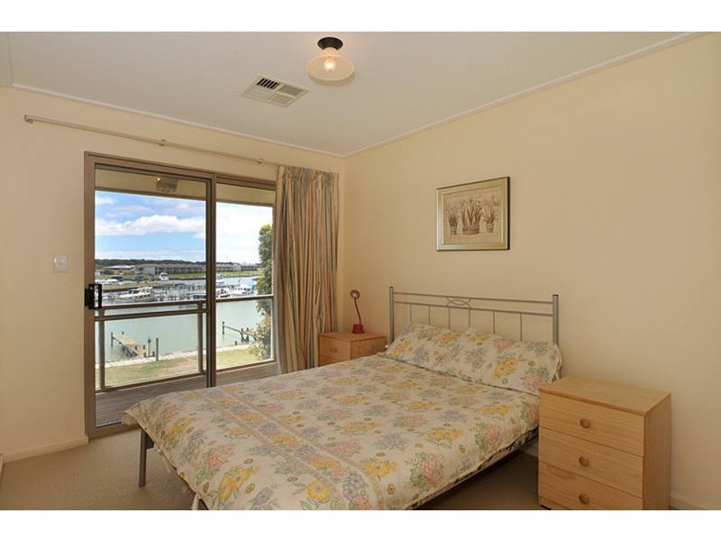 7/118  Arcadia  Avenue, Hindmarsh Island SA 5214