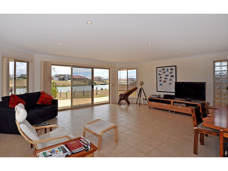 153  Wentworth  Parade, Hindmarsh Island SA 5214