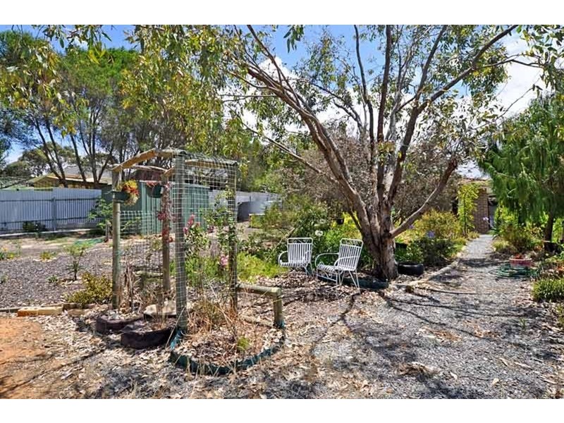 6  Surrey  Avenue, Victor Harbor SA 5211