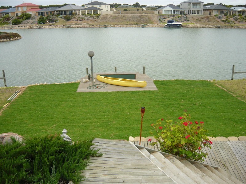 30 Britannia  Parade, Hindmarsh Island SA 5214