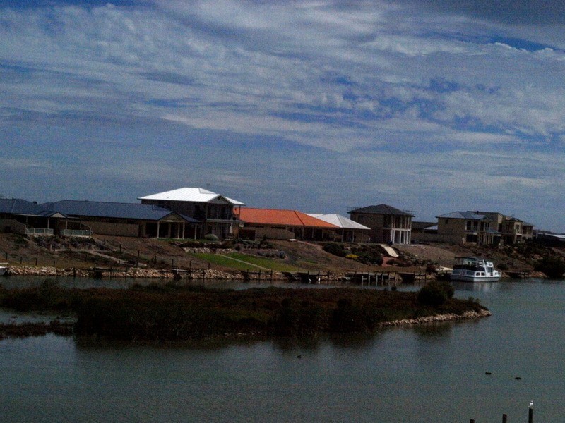 83  Blanche  Parade, Hindmarsh Island SA 5214