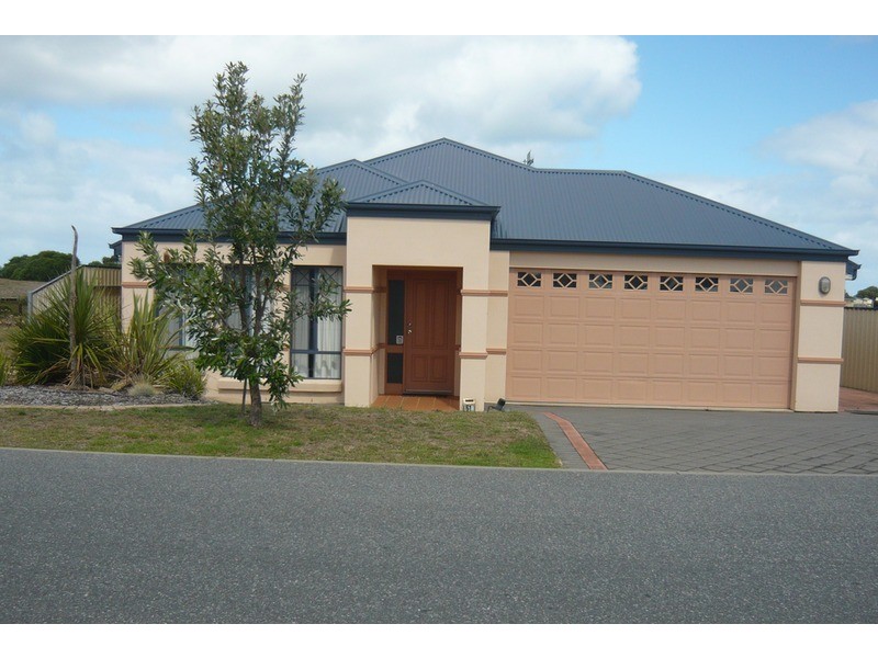 61 Wentworth Parade, Hindmarsh Island SA 5214