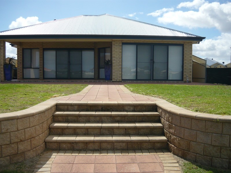 61 Wentworth Parade, Hindmarsh Island SA 5214