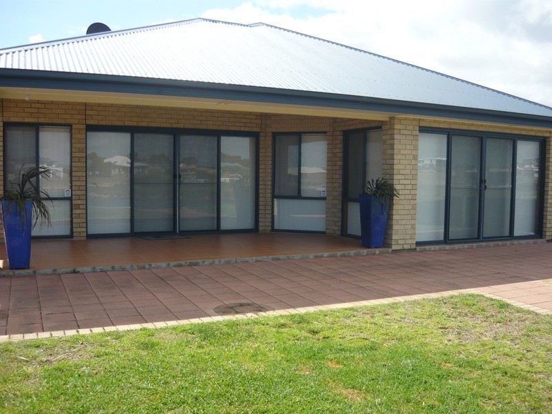 61 Wentworth Parade, Hindmarsh Island SA 5214