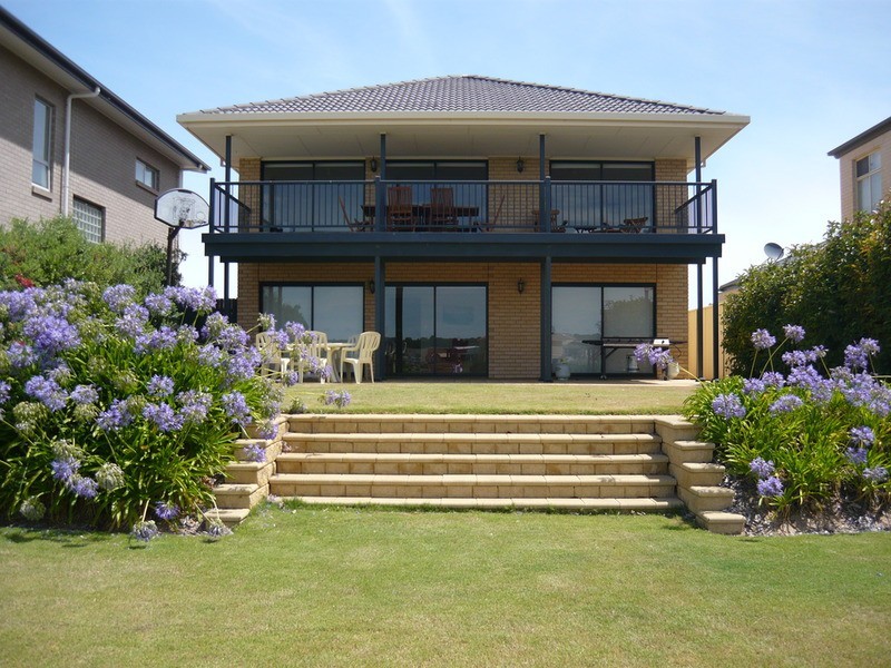 10 Wentworth  Parade, Hindmarsh Island SA 5214