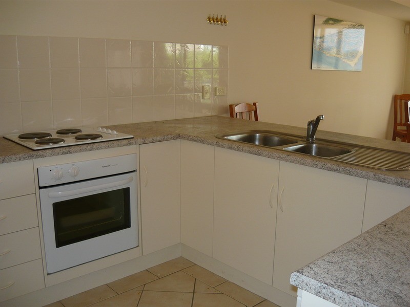 10 Wentworth  Parade, Hindmarsh Island SA 5214