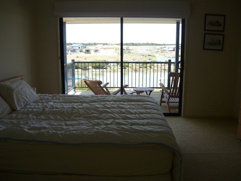 10 Wentworth  Parade, Hindmarsh Island SA 5214