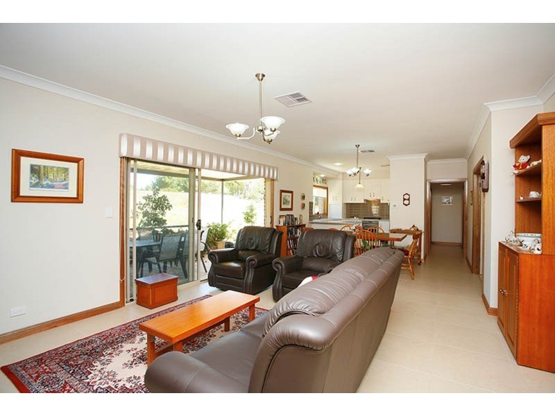 22 Batson  Parade, Hindmarsh Island SA 5214