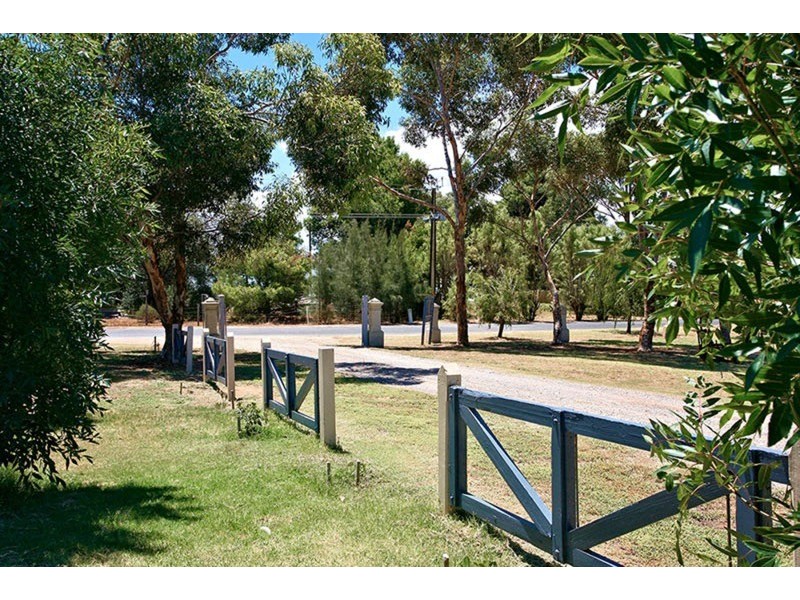 22 Batson  Parade, Hindmarsh Island SA 5214