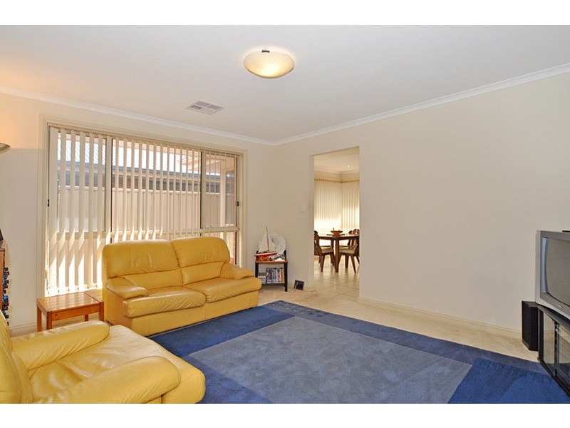 36  Wentworth  Parade, Hindmarsh Island SA 5214