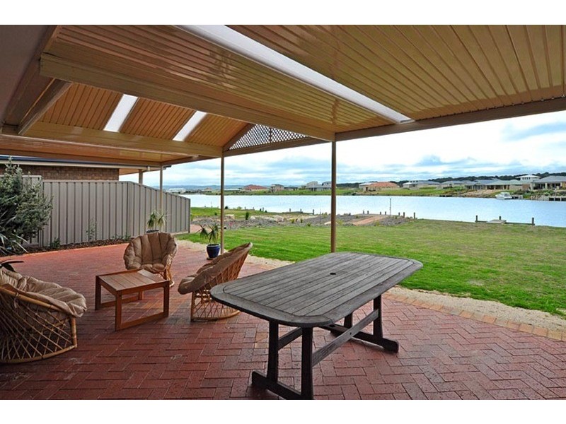 36  Wentworth  Parade, Hindmarsh Island SA 5214