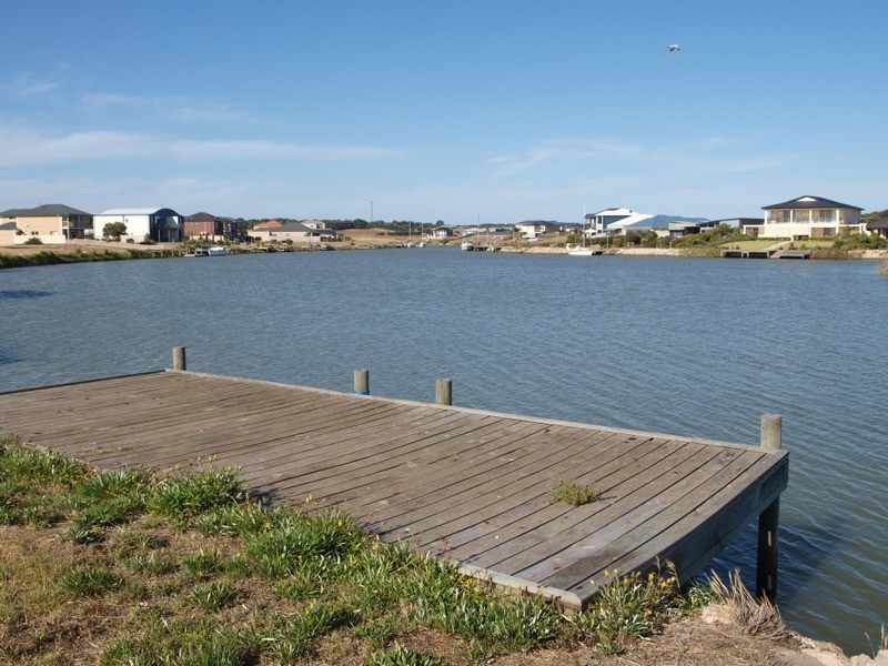 4 Queen  Court, Hindmarsh Island SA 5214