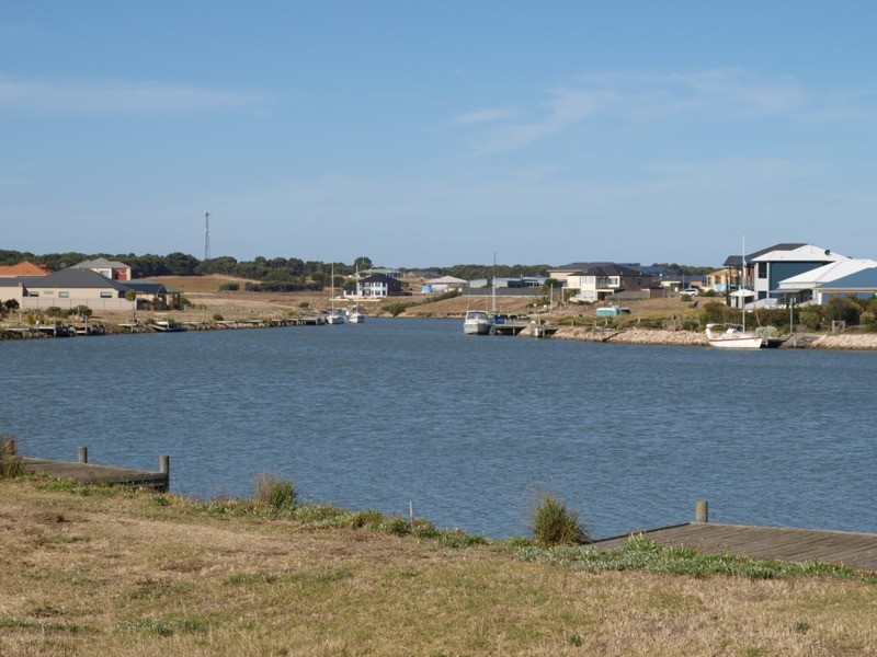 4 Queen  Court, Hindmarsh Island SA 5214