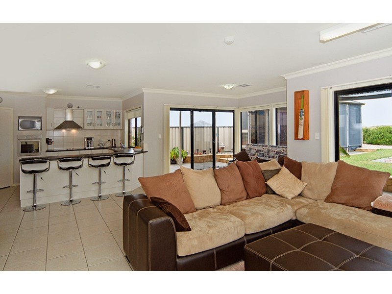 122 Excelsior  Parade, Hindmarsh Island SA 5214