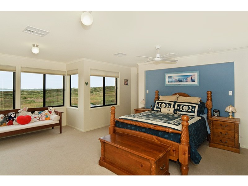 122 Excelsior  Parade, Hindmarsh Island SA 5214