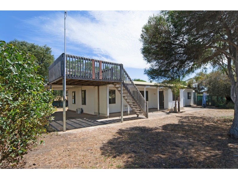 30  – 32  Sidney  Parade, Hindmarsh Island SA 5214